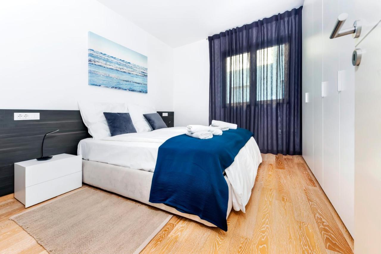 Sunny Day - Apartment With Parking Rovinj Bagian luar foto