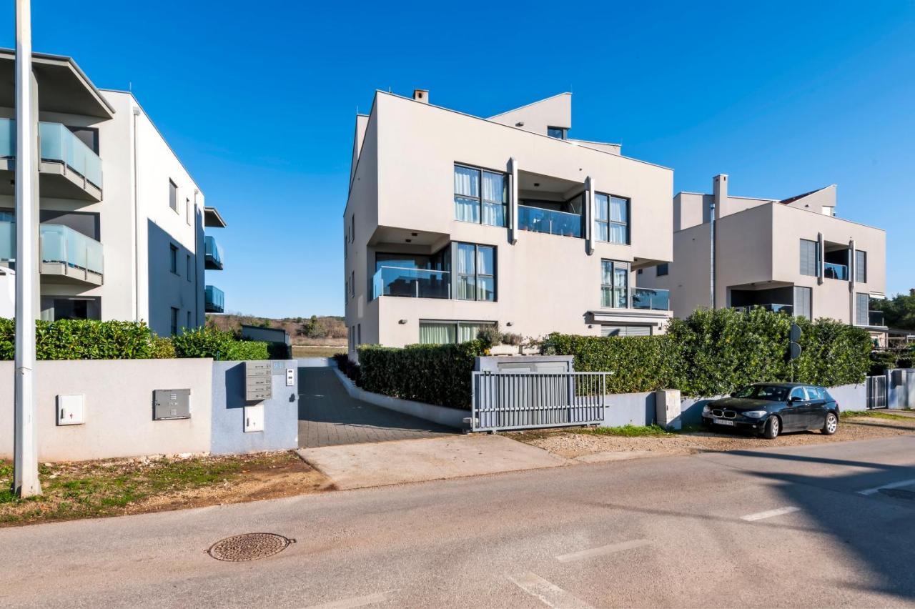 Sunny Day - Apartment With Parking Rovinj Bagian luar foto