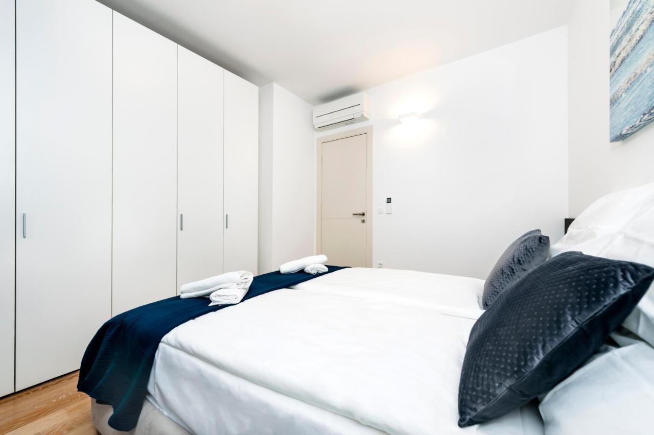 Sunny Day - Apartment With Parking Rovinj Bagian luar foto