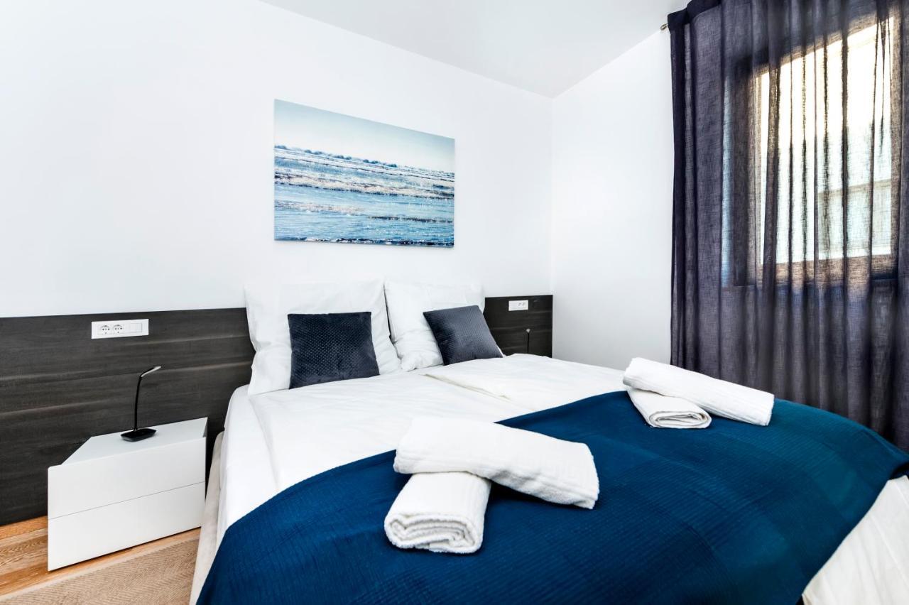 Sunny Day - Apartment With Parking Rovinj Bagian luar foto