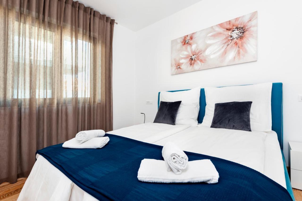 Sunny Day - Apartment With Parking Rovinj Bagian luar foto